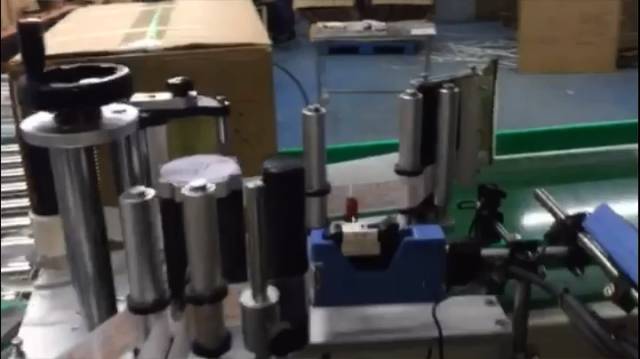 E125貼標噴碼應用:即噴即貼 解決方案