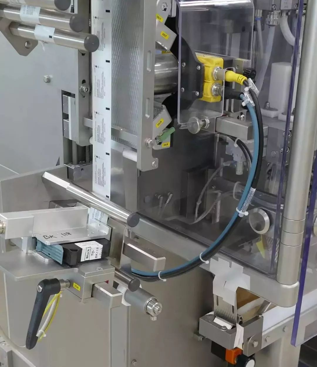 依瑪噴碼機(jī),讓德國(guó)LOSAN醫(yī)藥刷新不停機(jī)記錄