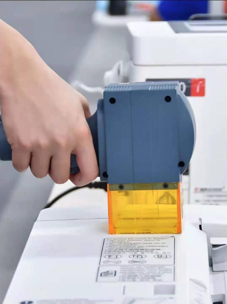 LD系列手持式激光噴碼機